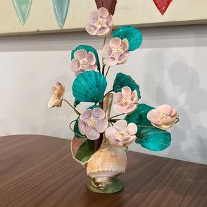 Vintage seashell bouquet